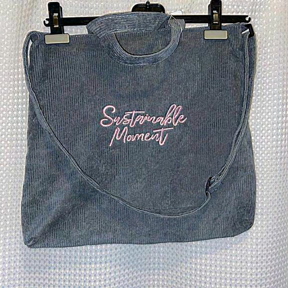 Women’s NWT gray corduroy zipped Tote Bag written sustainable‎ moments in pink